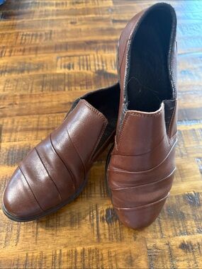 Women’s Brown Slip-On Leather  Shoes REIKER Size 7